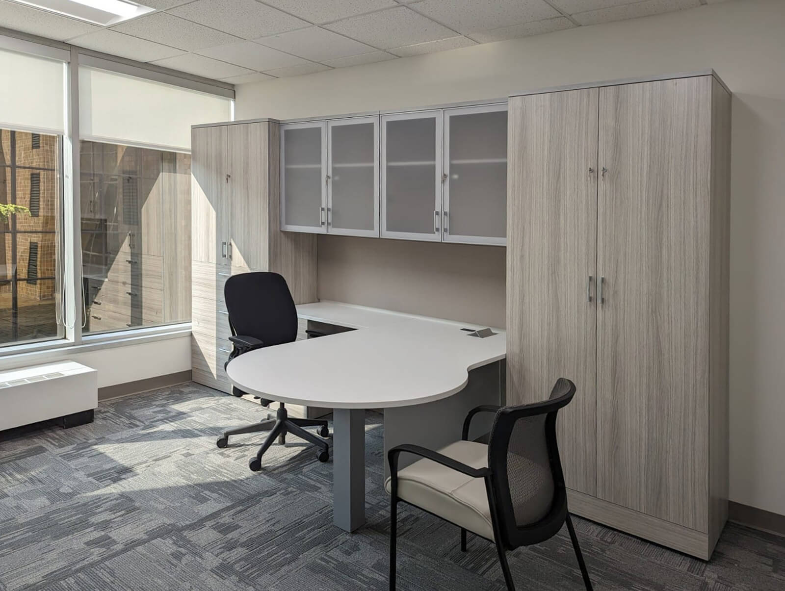 NY office furniture cafworl2emmp 051623 01