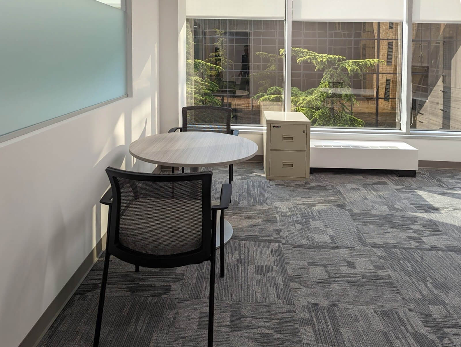NY office furniture cafworl2emmp 051623 02