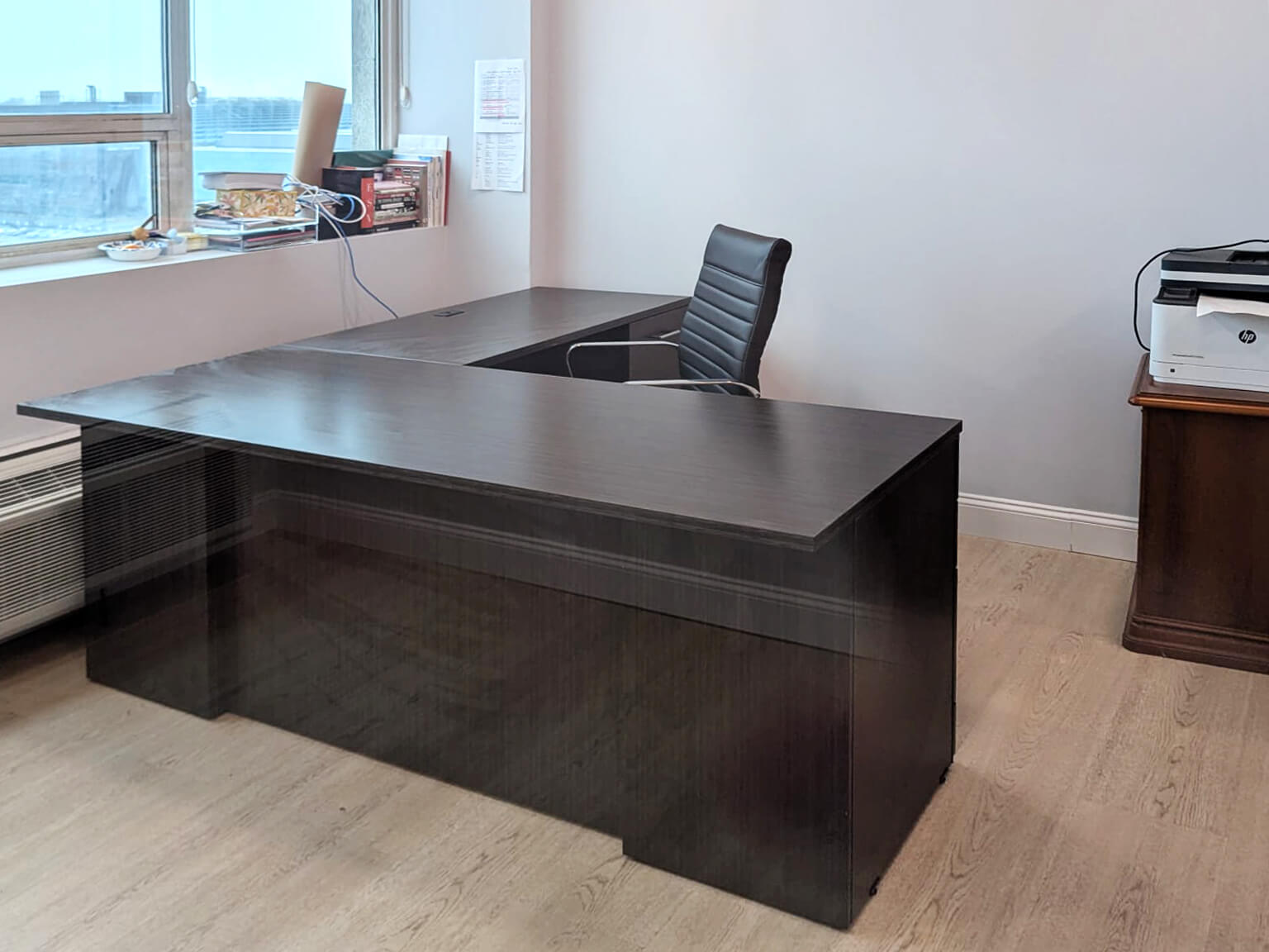 NY-office-furniture-gospe2mjmp-121124-Desks.jpg