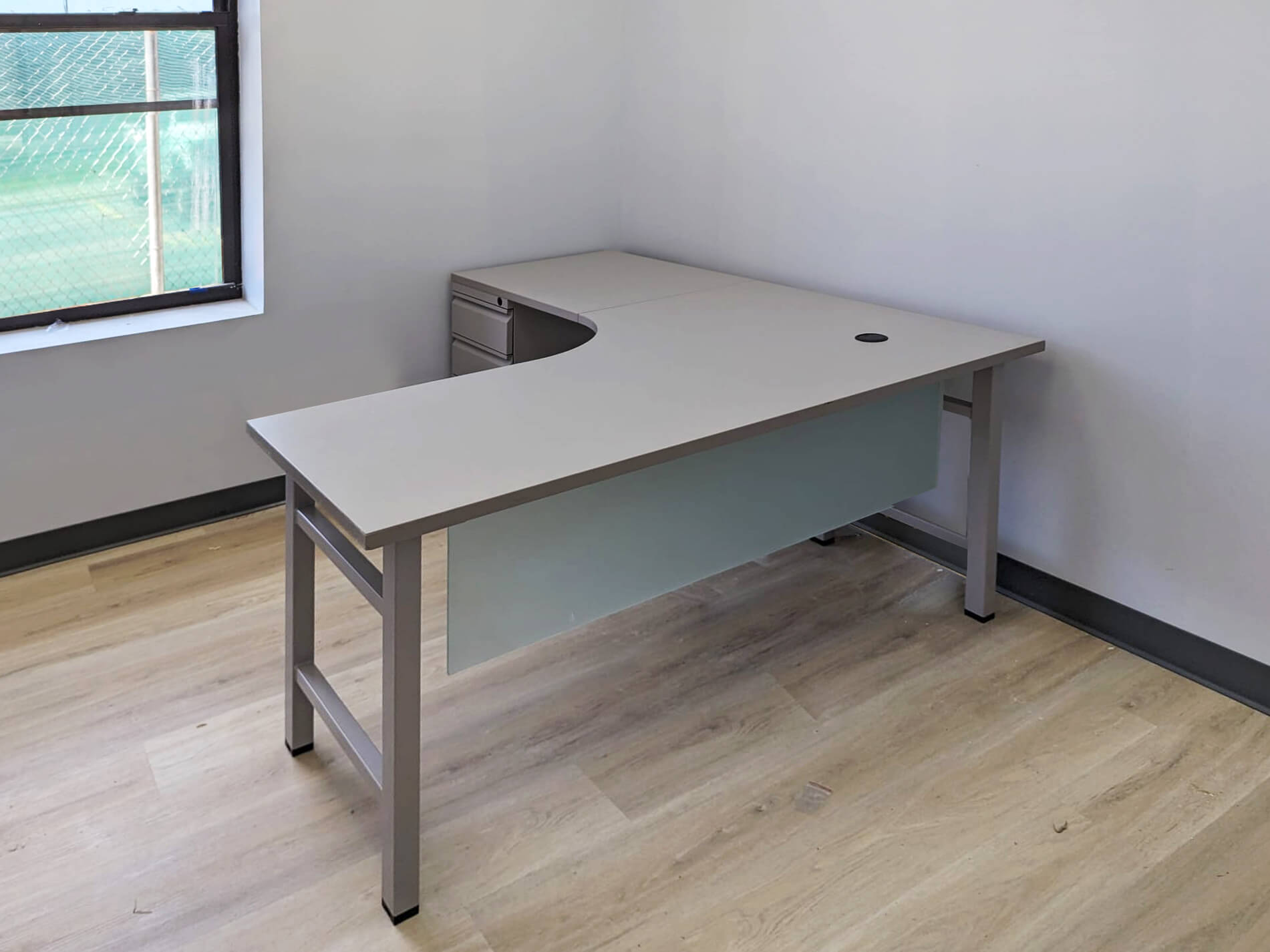 NY-office-furniture-pnpse4mjmp-052824-03.jpg